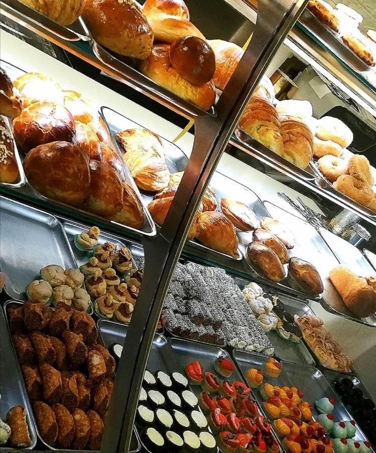 Bed and Breakfast Bebasu Napoli Esterno foto