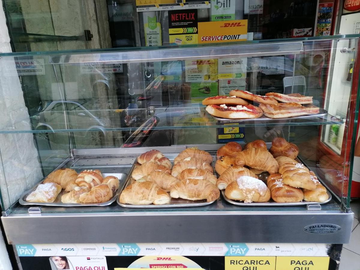 Bed and Breakfast Bebasu Napoli Esterno foto